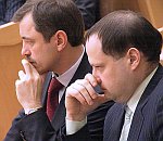 Правительству Коми (слева направо: первый заместитель главы РК Павел Орда и заместитель главы РК Алексей Чернов) пришлось урезать расходы прежде всего по самым коррупционно емким статьям республиканского бюджета. Фото «ЗЖ».